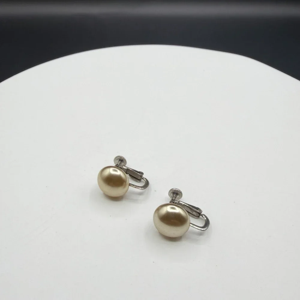 Faux Pearl Screw Back Earrings Champagne Cream Silver Tone Classic Costume Pair